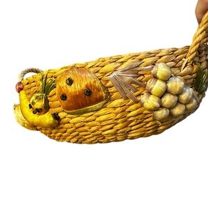 Straw‎ Basket 3-D Vegetable Design Made In Philippines Round 10.5 Inches Wide